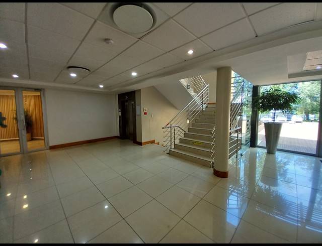 186M² OFFICE TO LET IN BRYANSTON
